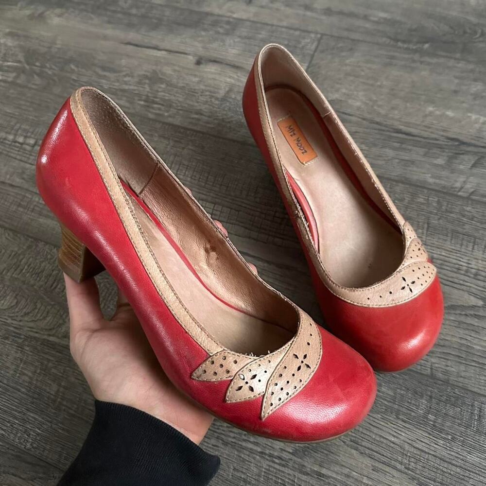 Vintage Y2K Mizz Mooz Leather Red Brown Wedge Round Toe Pump Mary Jane Heels